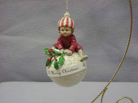 BL-TD1358 Child on Snowball Ornament