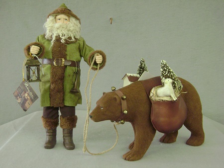 BL-TD7677 Woodland Santa Leading Bear
