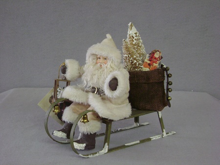 BL-TD7679 Small Woodland Santa on Sled