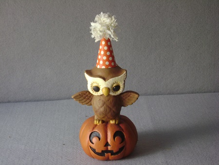 BL-TL9436B Party Owl on Pumpkin (Small)
