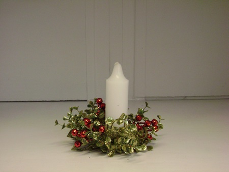 BL-BE3081 Glitter Berries & Leaves Candle Ring