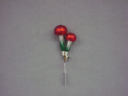 CW-BEA545 2 Mushrooms on a Clip