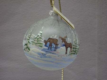 CW-TRA438 Reindeer Grazing in Forest