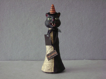 KK-40963D Black Cat Holding Halloween Sign