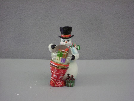 R-2012890 Frosty Delivery Snowglobe