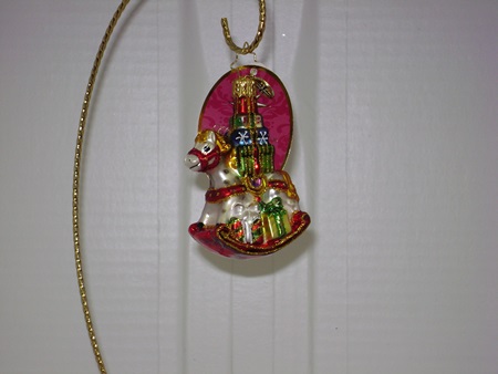 R-1016758 Wrappin Rocker Gem